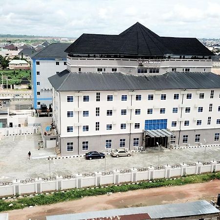 Vacation Villa Hotels And Suites Asaba Exterior foto