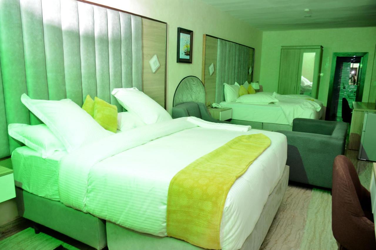Vacation Villa Hotels And Suites Asaba Exterior foto